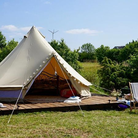 Отель Saare Glamping Сальме Экстерьер фото