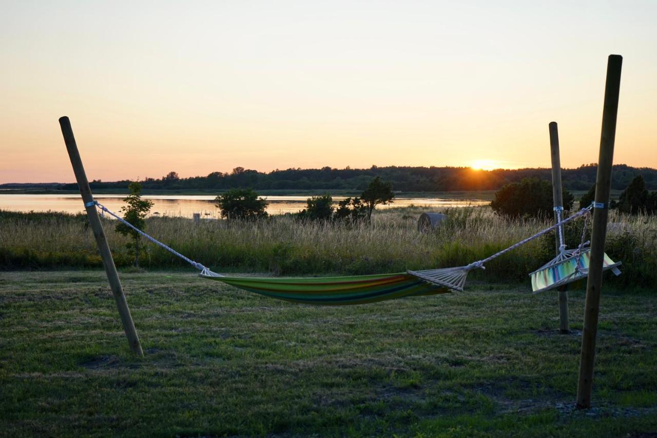 Отель Saare Glamping Сальме Экстерьер фото